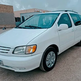 Toyota Sienna 2002