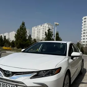 Toyota Camry 2020