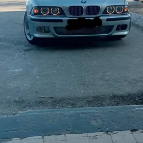 BMW E39 2002