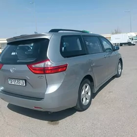 Toyota Sienna 2019