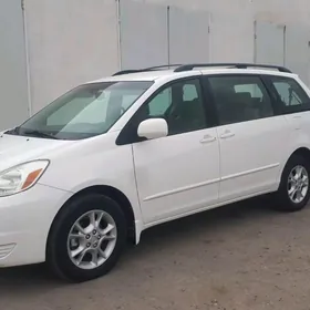 Toyota Sienna 2003