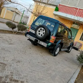 Mitsubishi Pajero 1996