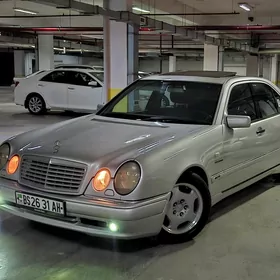 Mercedes-Benz E320 1999