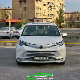 Toyota Sienna 2021