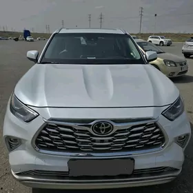 Toyota Highlander 2022