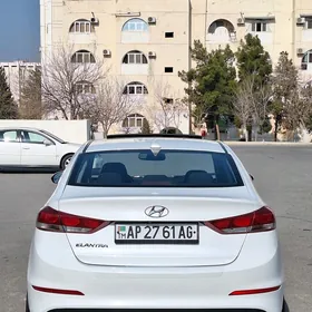 Hyundai Elantra 2018