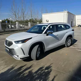 Toyota Highlander 2022