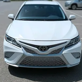 Toyota Camry 2018