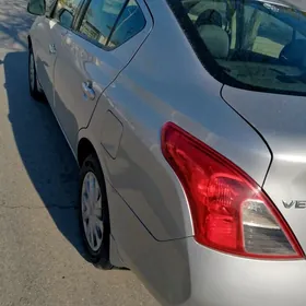 Nissan Versa 2011