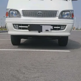 Toyota Hiace 2003