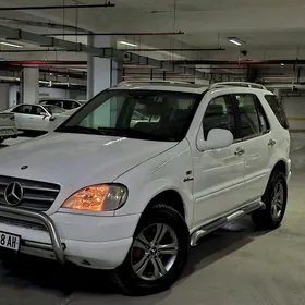 Mercedes-Benz ML55 AMG 2000