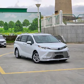 Toyota Sienna 2022