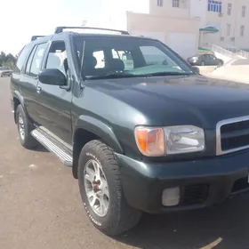 Nissan Pathfinder 2000