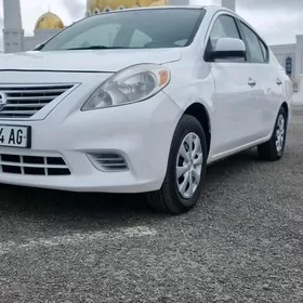 Nissan Versa 2011