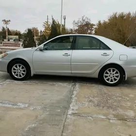 Toyota Camry 2004