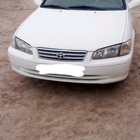 Toyota Camry 2000