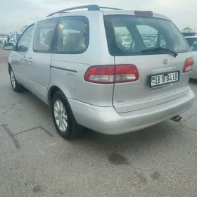 Toyota Sienna 2002