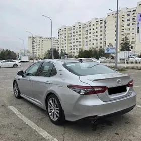 Toyota Camry 2018