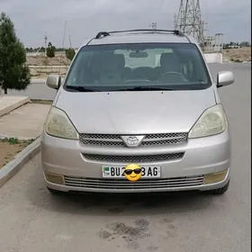 Toyota Sienna 2004