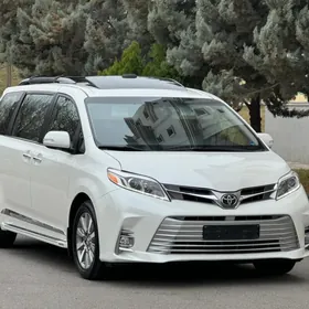 Toyota Sienna 2019