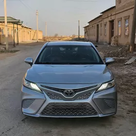 Toyota Camry 2017