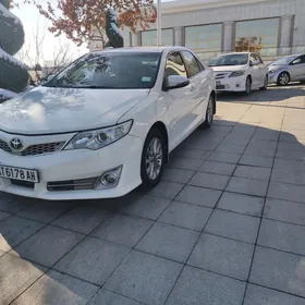 Toyota Camry 2012