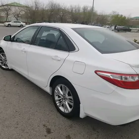 Toyota Camry 2016