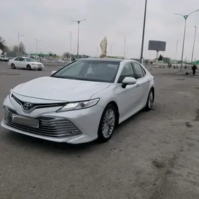 Toyota Camry 2018