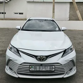 Toyota Camry 2020