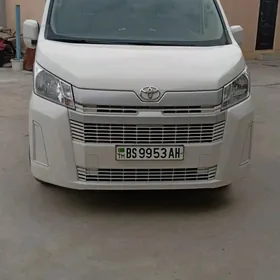 Toyota Hiace 2022