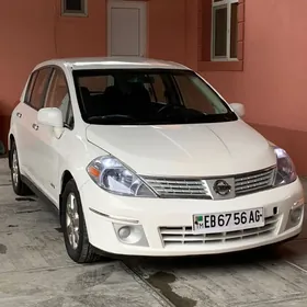 Nissan Versa 2008