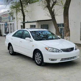 Toyota Camry 2004