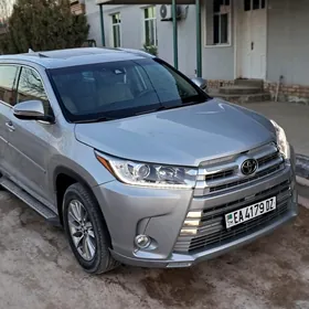 Toyota Highlander 2018