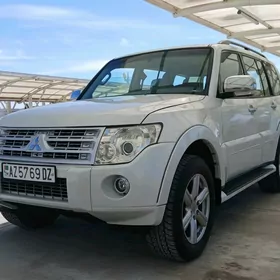 Mitsubishi Pajero 2008