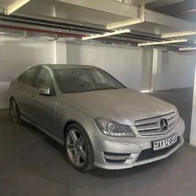 Mercedes-Benz C350 2012