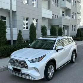 Toyota Highlander 2020