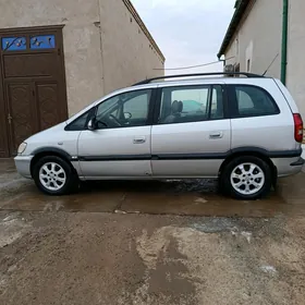 Opel Zafira 2004