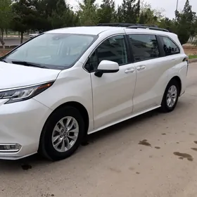 Toyota Sienna 2022