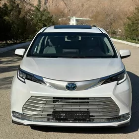 Toyota Sienna 2021