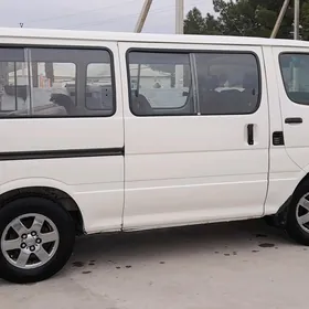 Toyota Hiace 2004