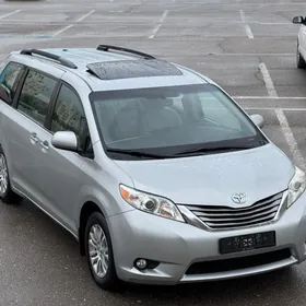 Toyota Sienna 2016