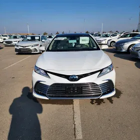 Toyota Camry 2021