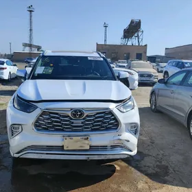 Toyota Highlander 2022