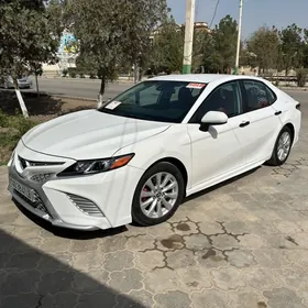 Toyota Camry 2021