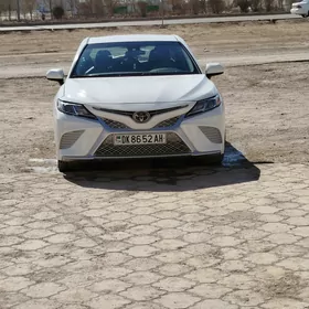 Toyota Camry 2018