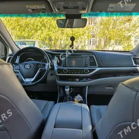 Toyota Highlander 2019