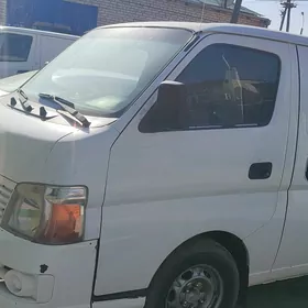 Nissan Urvan 2008