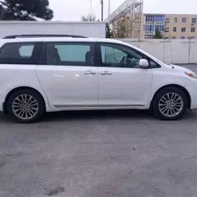 Toyota Sienna 2013