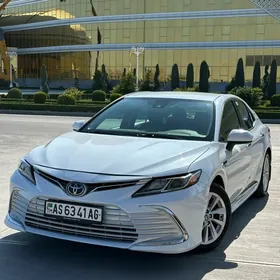 Toyota Camry 2021