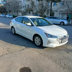 Hyundai Elantra 2019